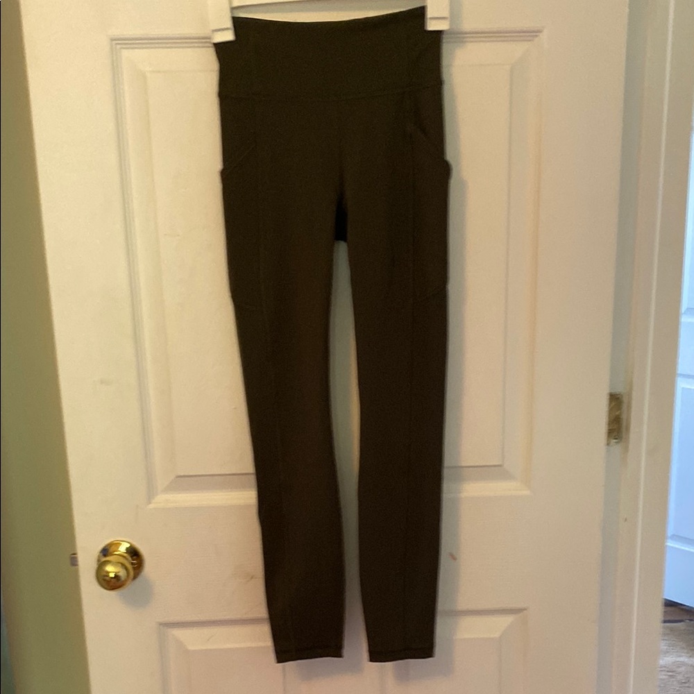 Lululemon Athletica Green Leggings for Versatile Comfort